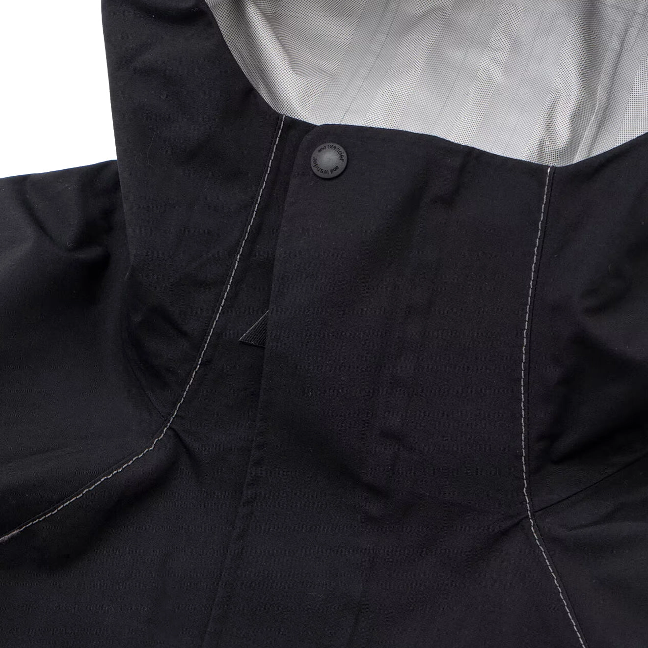 And Wander 2.5L Hiker Rain Jacket Black