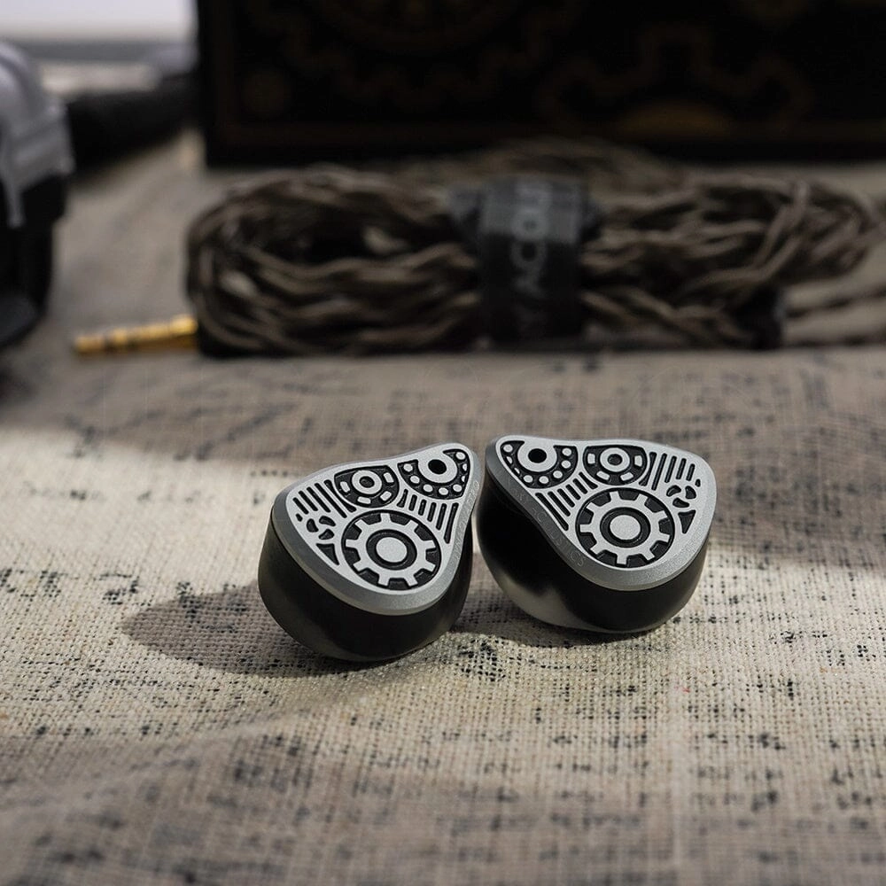 Binary Dynaquattro 4 Dynamic Driver IEMs