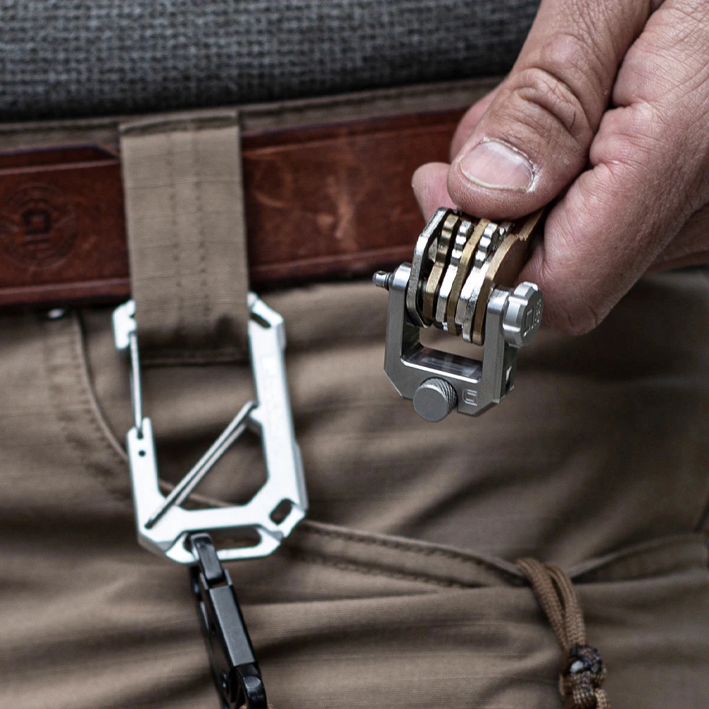 Carabiner & Shackle