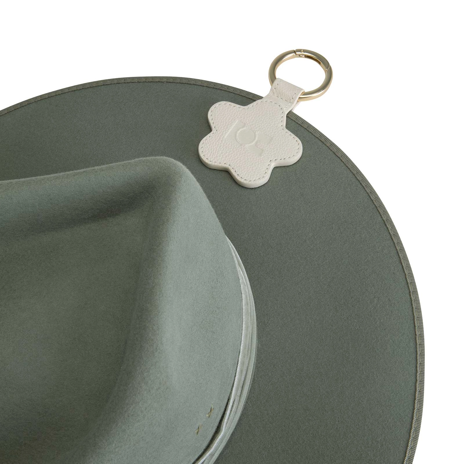 Daisy Magnetic Hat Clip