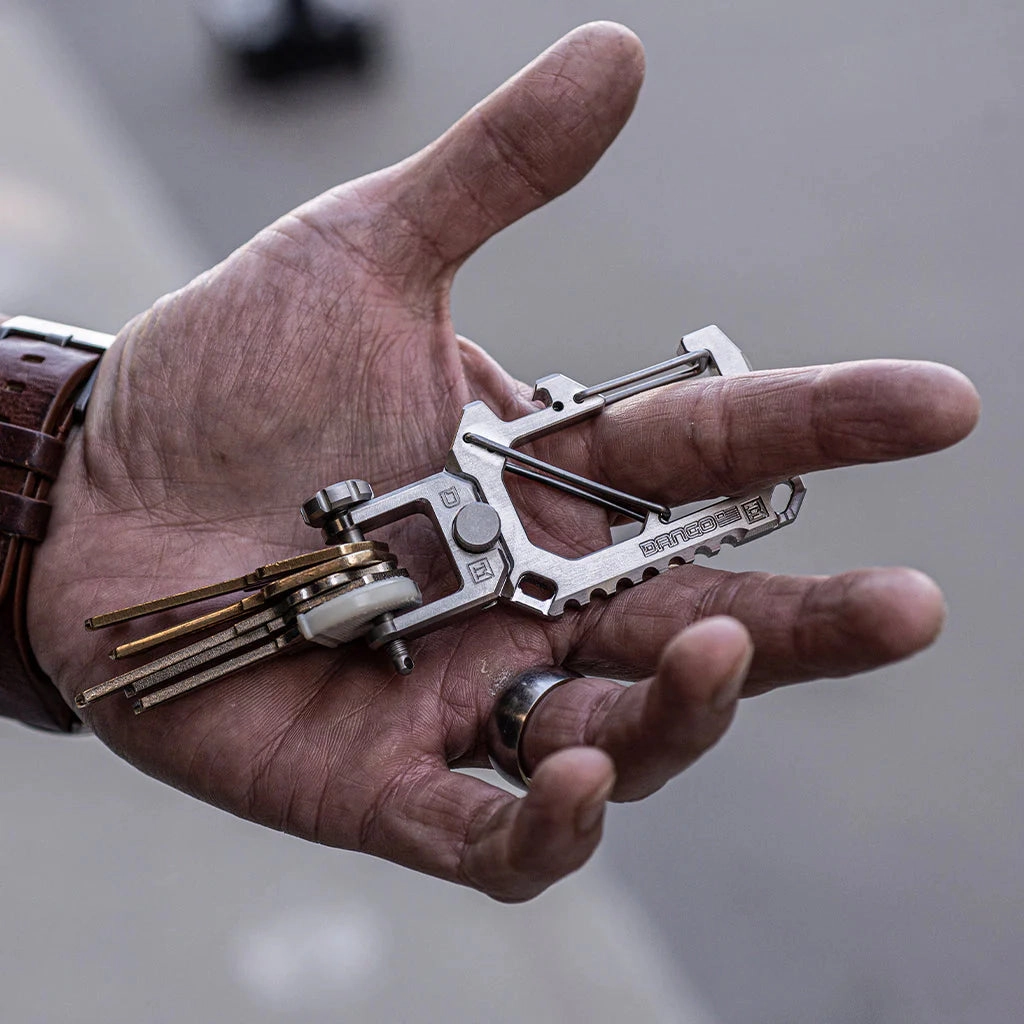 Titanium Carabiner & Shackle